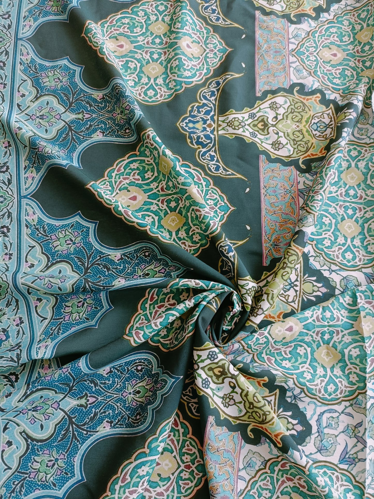 Batik verde e cielo - Popeline di RAYON - 12 al metro